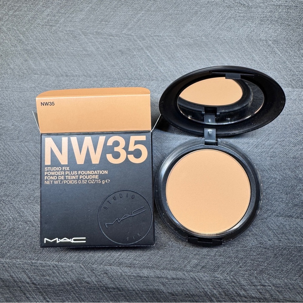 MAC Cosmetics Studio Fix Powder Plus Foundation Compact NW35 - Beige